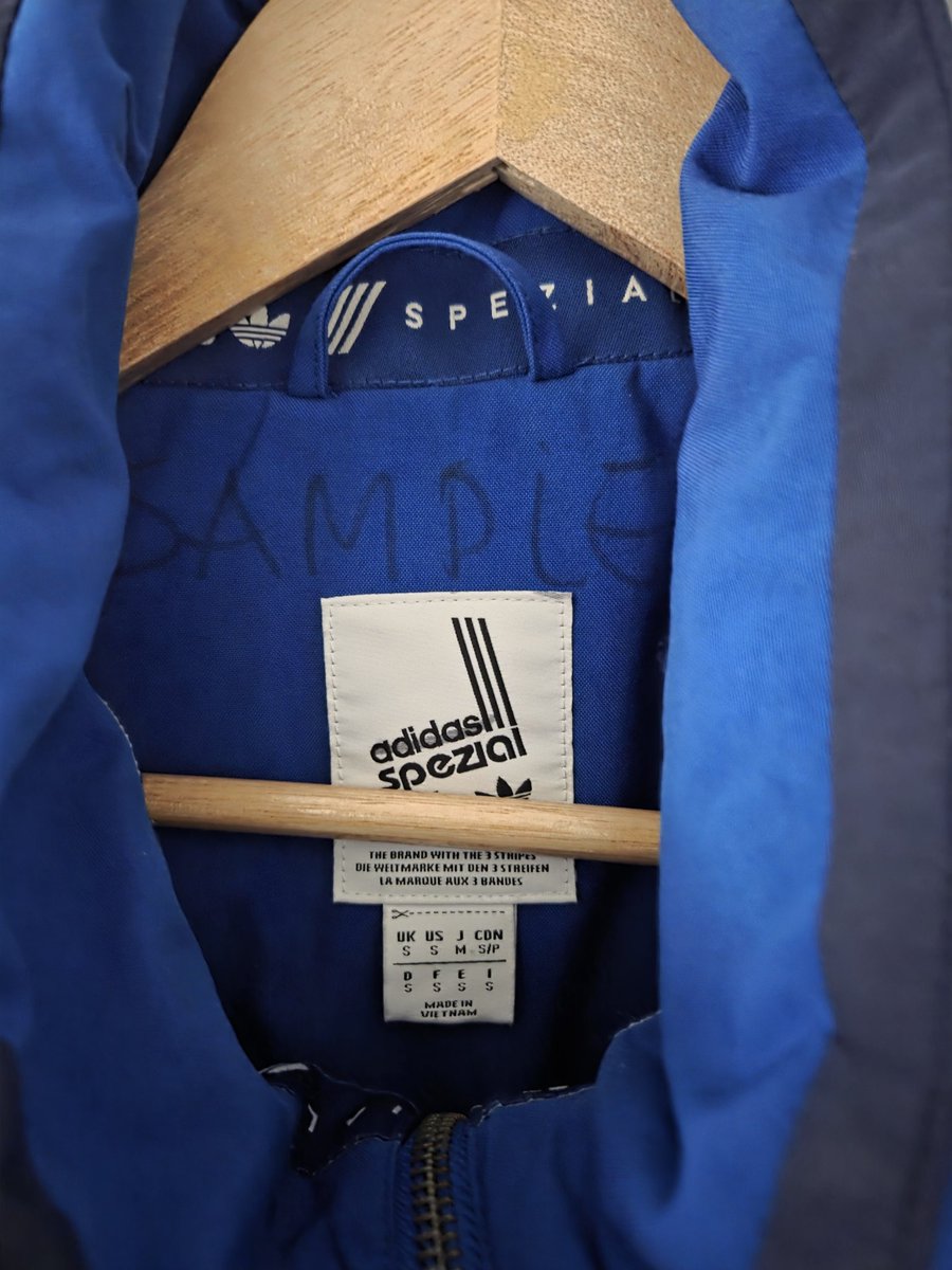 Gutted but...feels big on me not wore since got it...
Adidas Spezial 2018 Loton jacket size small layed flat 23" p2p.
What a jacket it is, lots of details plenty pockets and pull cords..nice and lightly padded to autumn/ winter...oy looking for what its due me which is £285 👍