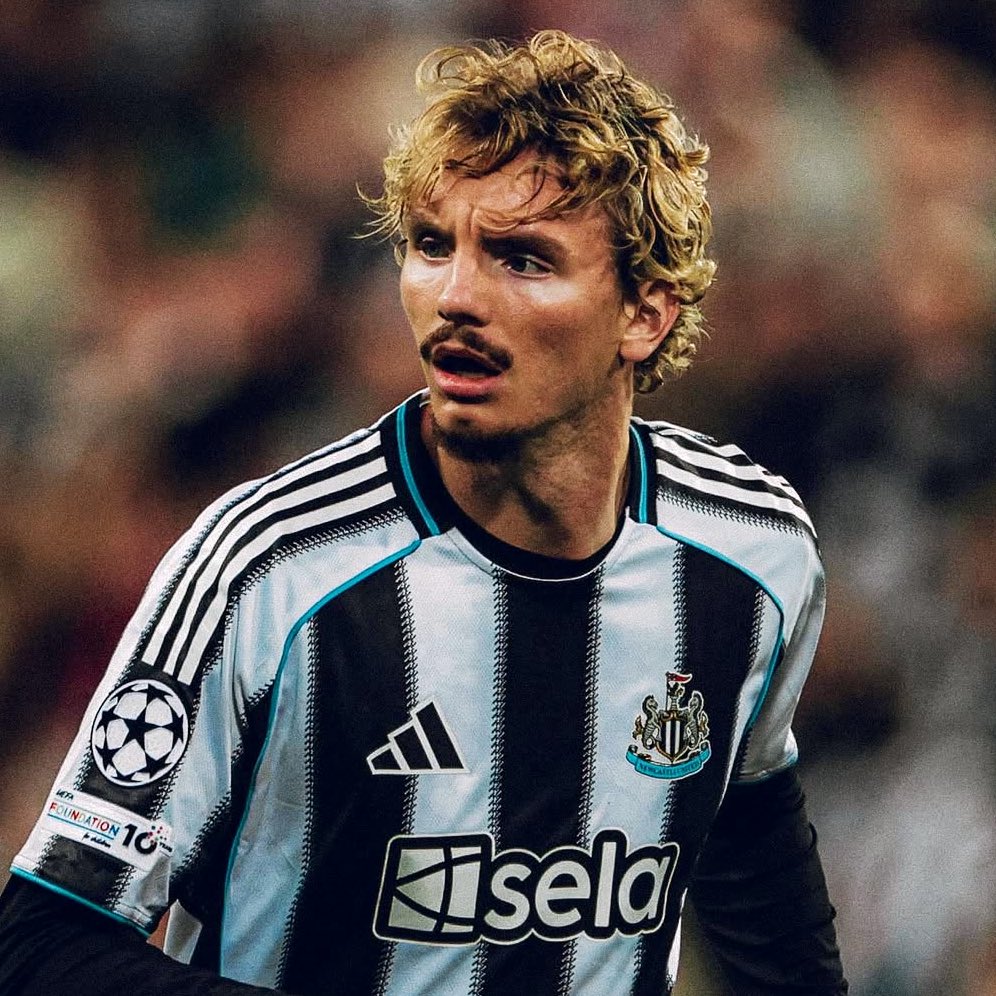 BundesInsider's tweet photo. ⚠️🎙️ Karl-Heinz Rummenigge, CEO do Bayern de Munique:

— “Gostaria de parabenizar o Stuttgart por encontrar um, abro aspas, ‘idiota’ [Newcastle] que estava disposto a pagar o que eles queriam por (Nick) Woltemade!”

⚠️🎙️ Alexander Wehrle, CEO do Stuttgart, agradeceu: 

— “Sempre gostamos de receber elogios de Munique”.