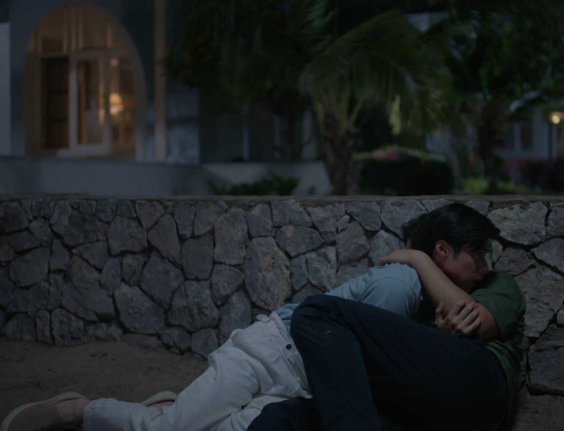 FireBird5887774's tweet photo. Their Love Language is Hug 🤭😌

#สลักรักในแสงจันทร์EP6
#LoveInTheMoonlightEP6 https://t.co/P2ozCkYHbu