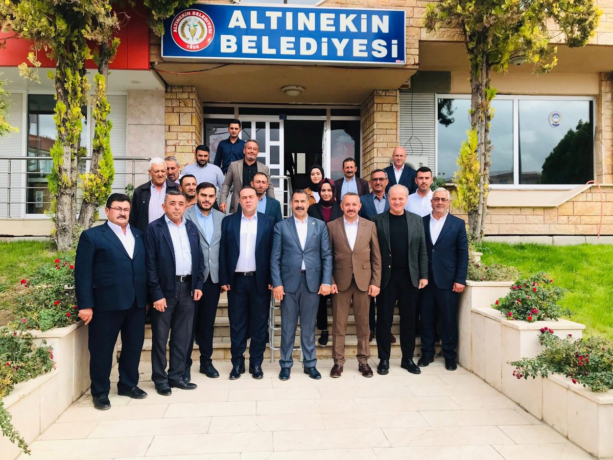 Altınekin Belediye Başkanımız Sayın Fatih Orhan'ı ziyaret ettik. 

Kıymetli Başkanımıza misafirperverliği için çok teşekkür ediyor, çalışmalarında kolaylıklar diliyorum. 

#AKPARTİ #KONYA #ALTINEKİN