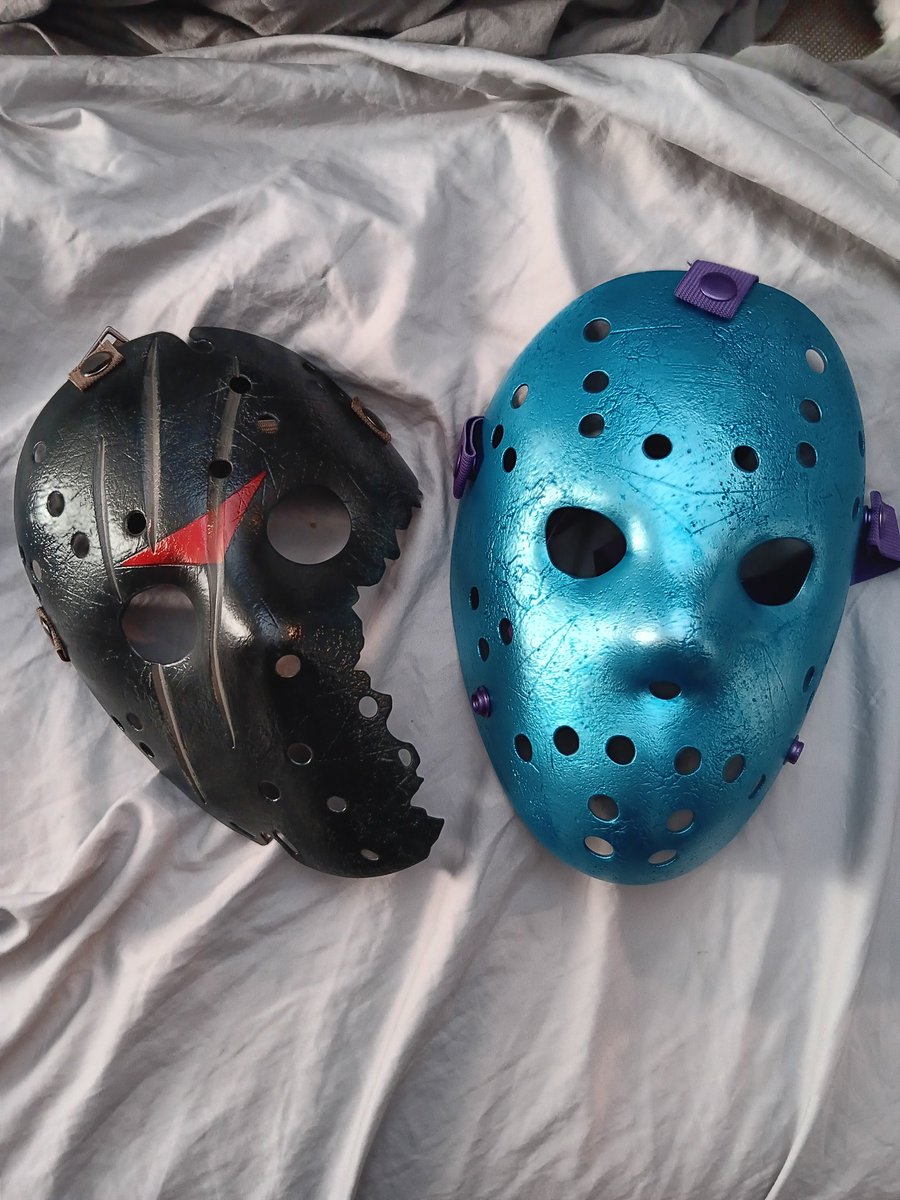 wolverine1215_'s tweet image. Look what I found at Spirit Halloween!! 🔪🖤👀 Savini &amp;amp; Retro Jason masks from Friday the 13th, THE GAME! Both were my favorite Jason&apos;s to play in the game, so I had to grab them. 😊