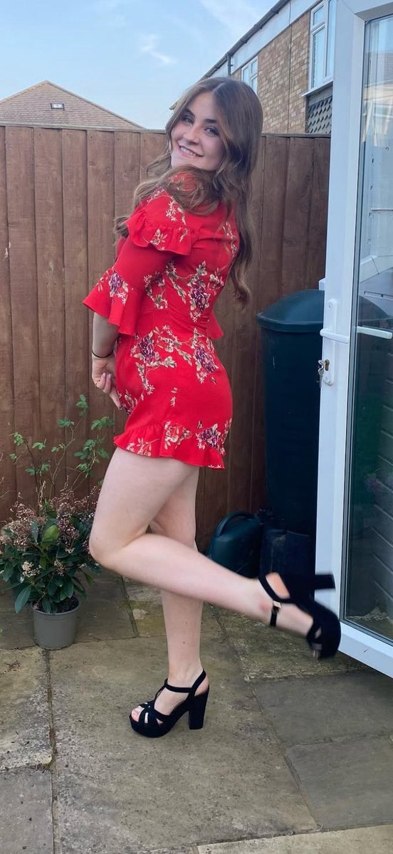 Thoughts on Katie?😈

Retweet if you'd fuck her!😈

#brunette #chav #sluts #dress #legs #heels #feet #ass