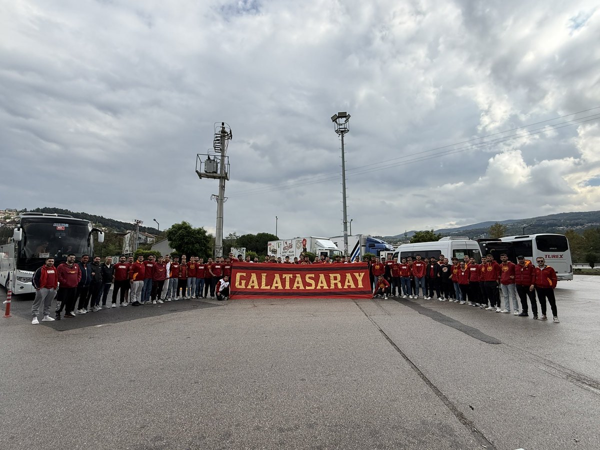 uAUNISakarya's tweet photo. “SAMİ YEN’E GELİYORLAR! SAMİ YEN FARKLI!”

#ultrAslanUNI https://t.co/0Qg3yoOkAI