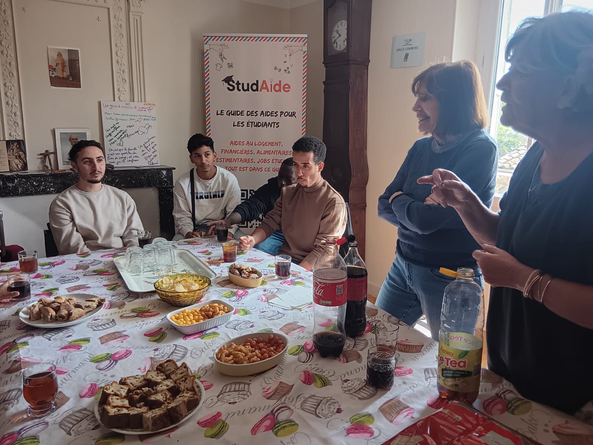 StudHelp_'s tweet image. Un grand merci à nos bénévoles de StudHelp Avignon pour leur première action ! 💪🏻

Une belle distribution alimentaire pour 8 étudiants 🧡

La suite s’annonce belle 🚀