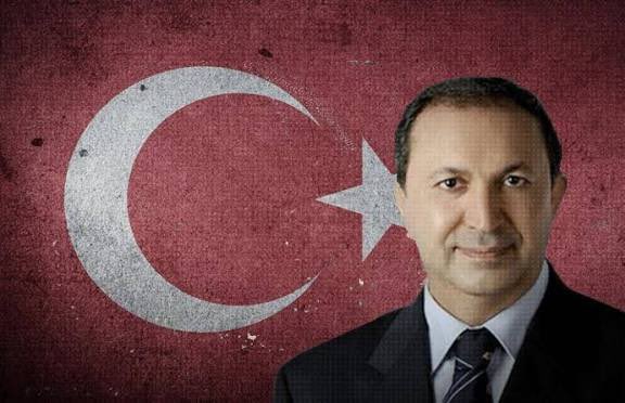 Çok kıymetli meslektaşım, sınıf, dava ve hapis arkadaşım ve hepsinden öte  en büyük Kemalistlerin başında gelen merhum Soner Polat Amiralimizden 6 yıldır yoksunuz. Onu tasfiye eden FETÖ ve ortakları ile sessiz kalarak teslimiyete onay verenler yaşamaya devam etseler de her gün