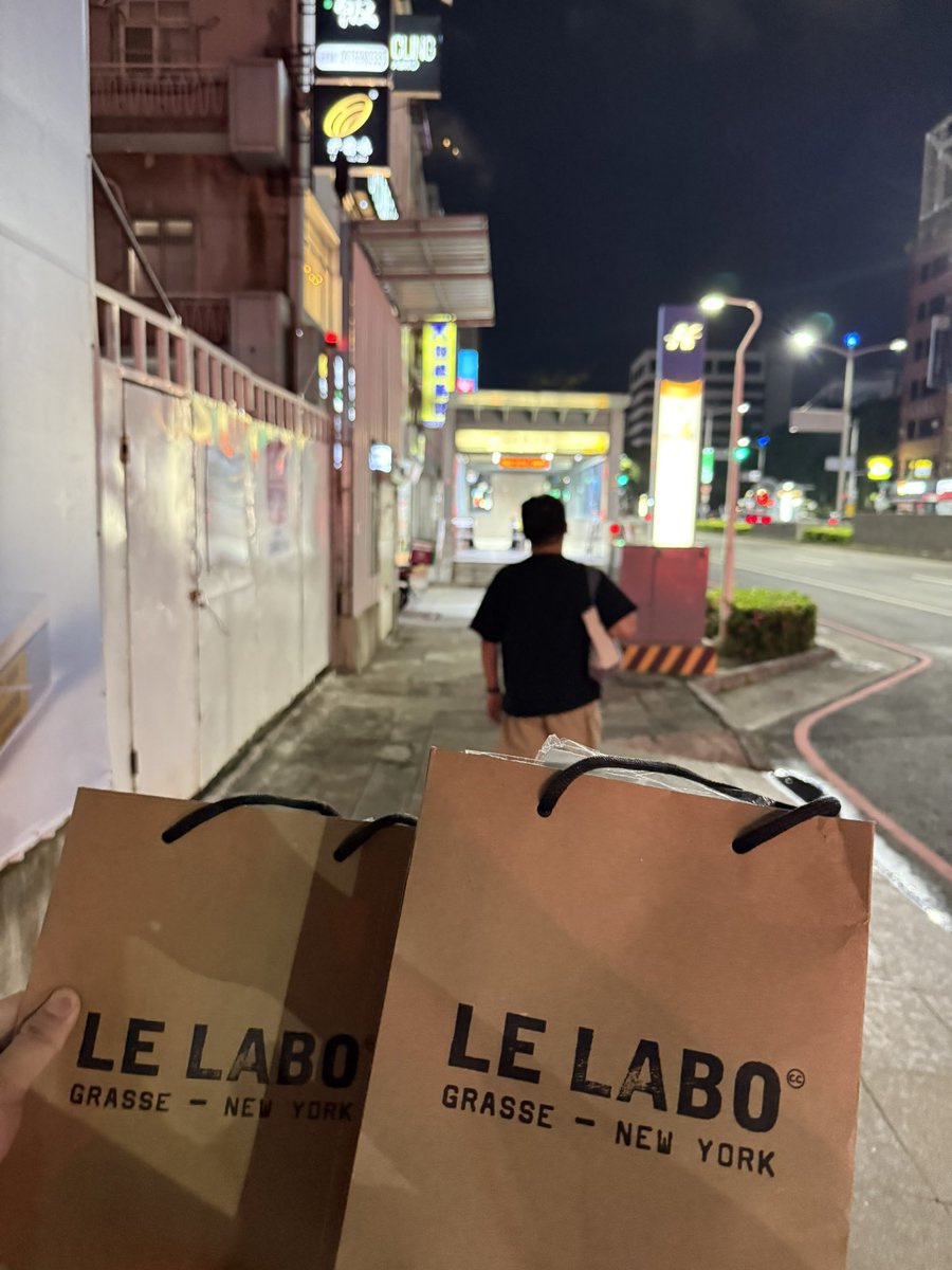 謝謝<a href="/Yea_Cho/">沁哲（原：楓葉）</a> 把拔送給我們中秋節禮物😻😻

<a href="/BoB_dreemurr/">BOB</a> 
<a href="/stray_h_d_19/">爆言狗🌈🐕</a>