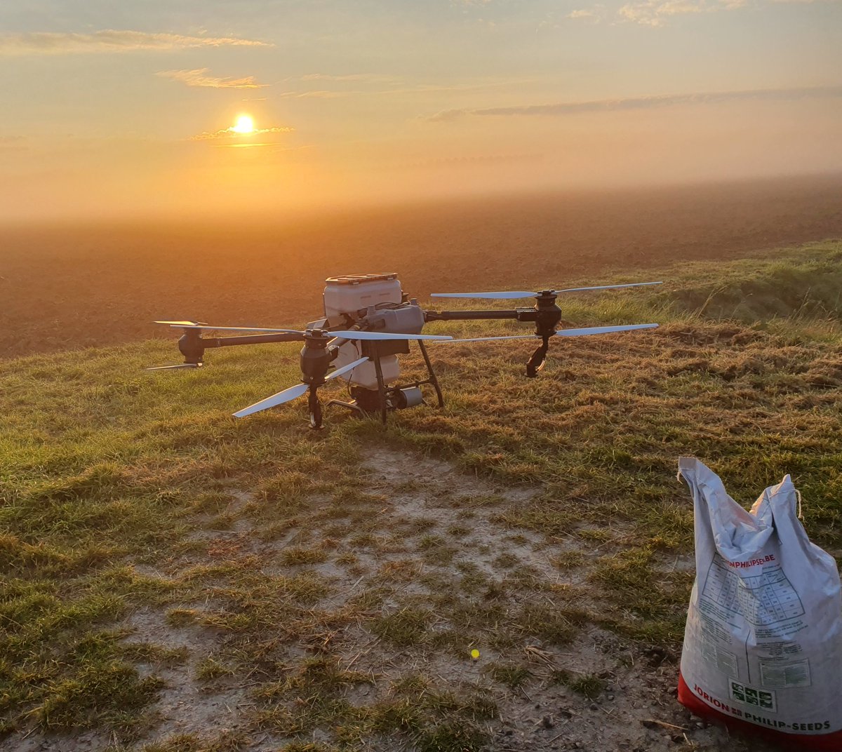 Je mooiste uren zijn vroeg in de morgen..terwijl de mist optrekt boven het polderlandschap op GO..
