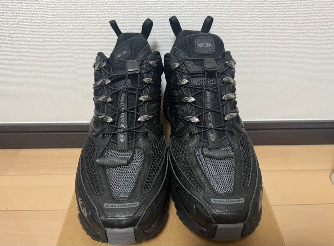 iso2_1537's tweet photo. SALOMONのACS PRO✨
ソールやアッパーなど全体的にゴツめのパーツで構成されてるところに、目の詰まったメッシュとシルバーの爪の相性が良すぎて一目惚れしちゃいました…！
さらに正面から見るとかかとのぴょんぴょんが耳みたいでかわいいです。
早くWild Thingsのハッピージャケットと合わせたいな。 https://t.co/2DLJ7gJQjJ