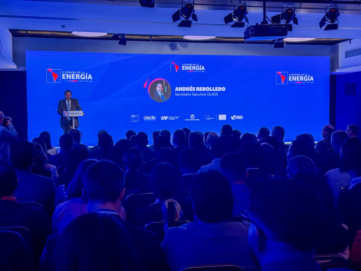 ¡Ya comenzó el encuentro energético más importante de la región! 🌎⚡️

Vive la ceremonia inaugural de la #XSemanaDeLaEnergía de <a href="/OLADEORG/">OLADE</a>, con delegaciones de 27 países avanzando hacia un futuro energético sostenible. 
 
Sigue la transmisión en vivo 📲 youtube.com/live/R-62F2Ydy…