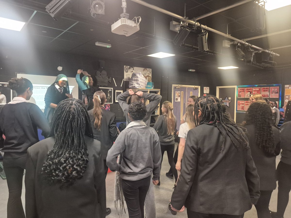 lawnswoodschool's tweet image. Nene &amp;amp; Zuzanna lead our cast of 'The Wiz' in a dance rehearsal. So many fantastic young people bringing their energy &amp;amp; commitment to our school show! #TheWiz #SchoolShow #drama