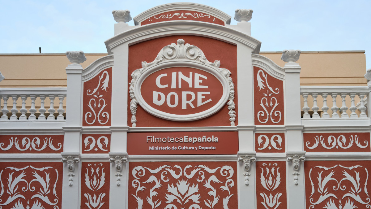 EspanaEnLatam's tweet image. 📍Sede de la Filmoteca Española, en pleno Madrid. Se siente como 1923, suena como el paraíso del cine. El Cine Doré es un portal al pasado para los amantes del séptimo arte🎞️✨

#VisitaEspaña #España #ComunidadDeMadrid #Madrid #TurismoUrbano #TurismoCultural #PatrimonioCultural