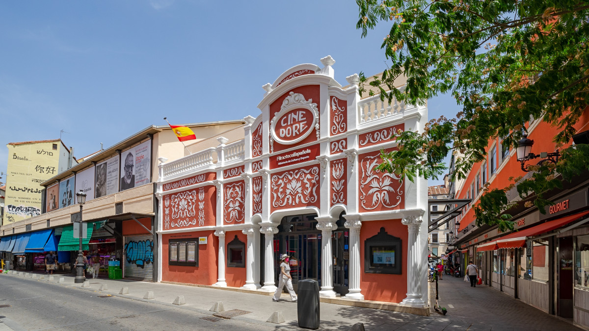EspanaEnLatam's tweet image. 📍Sede de la Filmoteca Española, en pleno Madrid. Se siente como 1923, suena como el paraíso del cine. El Cine Doré es un portal al pasado para los amantes del séptimo arte🎞️✨

#VisitaEspaña #España #ComunidadDeMadrid #Madrid #TurismoUrbano #TurismoCultural #PatrimonioCultural
