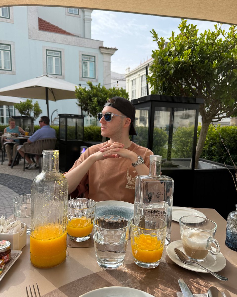 Everyone is using AI to build websites.🤖
But if real people cannot read or trust it, you are already behind. You are the best case study. Notice what grabs your attention. SEO is speed, design, and content that makes sense. Build for humans. Rankings follow. 💪