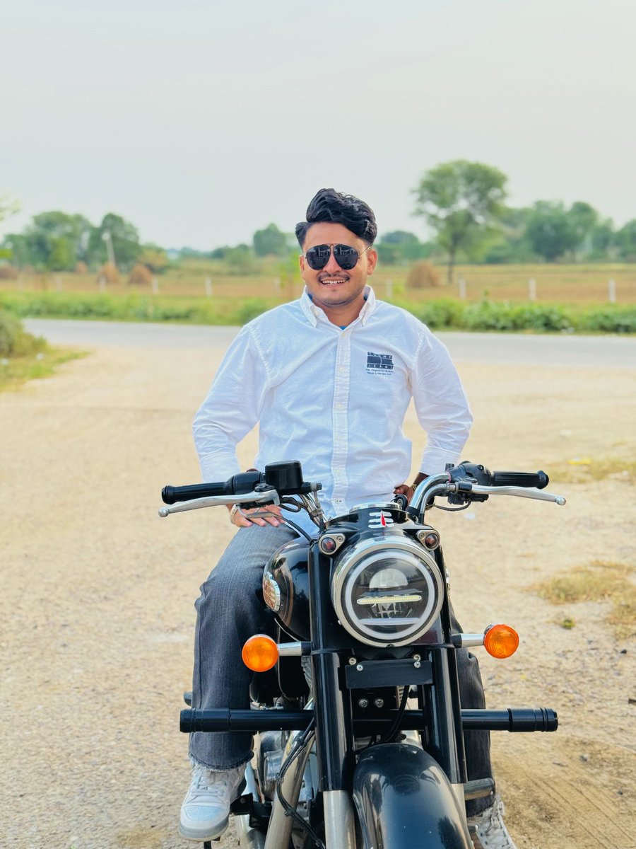#दो_साल_बेमिसाल
परमपिता परमेश्वर की कृपा और माता-पिता एवं गुरुजनों के आशीर्वाद से आज मैंने राजकीय सेवा में अध्यापक के पद पर दो वर्ष का परिवीक्षा काल सफलतापूर्वक पूर्ण किया है। मैं अपने कर्तव्य पथ पर अडिग रहने का प्रयास करूंगा और अपने कार्यों में उत्कृष्टता लाने का प्रयास करूंगा।