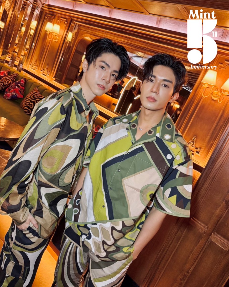 mintmag_th's tweet photo. หล่อเข้าคู่! #MintReports เก็บลุคหล่อของ 2 หนุ่มฮอต #เน็ตเจเจ อัปลุคใหม่ ร่วมงานกับทาง Pucci ชมคอลเล็กชั่น Passepartout ถ่ายทอดเสน่ห์แห่งอิสระและความเย้ายวน ได้แรงบันดาลใจจากรายการโทรทัศน์อิตาเลียน 💚

NETJJ X PUCCI 
#PucciPassePartoutxNetJJ 
#NetJJ 
#PUCCI #PucciPassePartout 
#MintMagTH