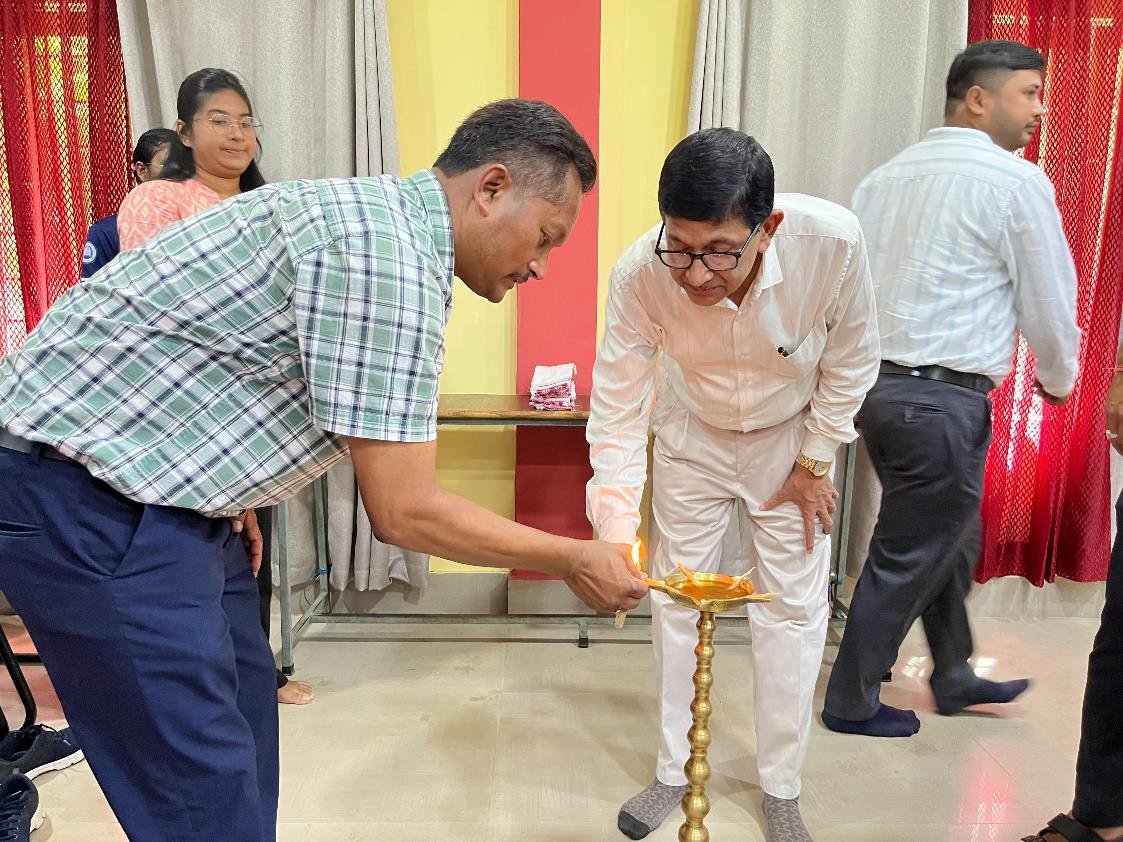 nss_rdguwahati's tweet photo. Dibrugargh University, Assam organised Viksit Bharat Yuva Connect - Seva Pakhwada Edition inspiring youth leadership and civic action along with Youth Icon Kezia Chettri.
@_NSSIndia
@YASMinistry
@MYBharatHQ
@mansukhmandviya
@khadseraksha
#ViksitBharat #MYBharat #VBYC https://t.co/lbpniEbI4m