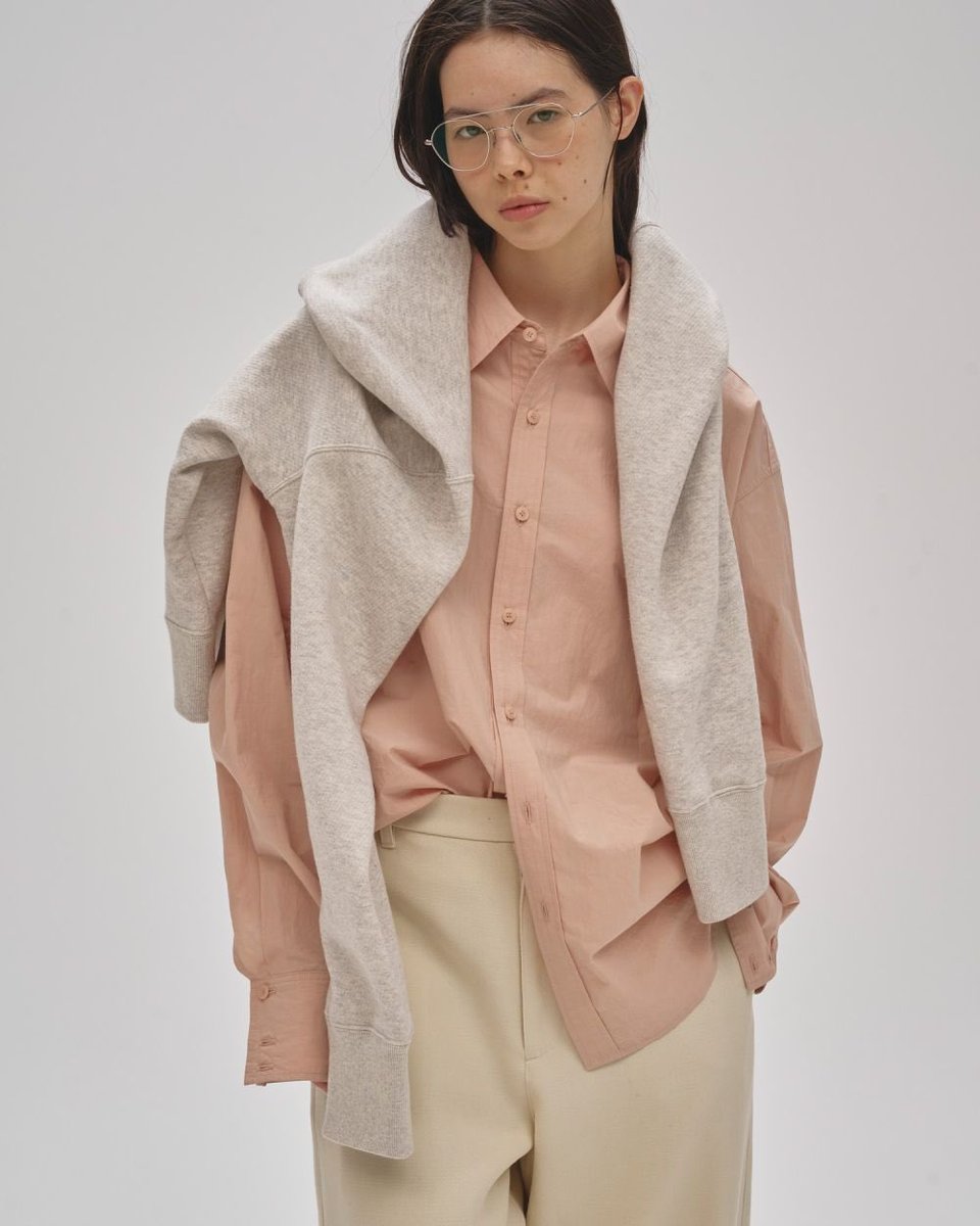 ∠しらたま (@2t_h4) on Twitter photo 買ったん黒のTシャツやしこのピンクのシャツ買ったらちょっと寒くてもいけそうやし暑くなったら腰に巻いても可愛いんちゃうか、、?腰に巻くのも邪魔か??
普段ピンク着んからFCUWのためだけに買うことになるけどどうする!? 買ったん黒のTシャツやしこのピンクのシャツ買ったらちょっと寒くてもいけそうやし暑くなったら腰に巻いても可愛いんちゃうか、、?腰に巻くのも邪魔か??
普段ピンク着んからFCUWのためだけに買うことになるけどどうする!?