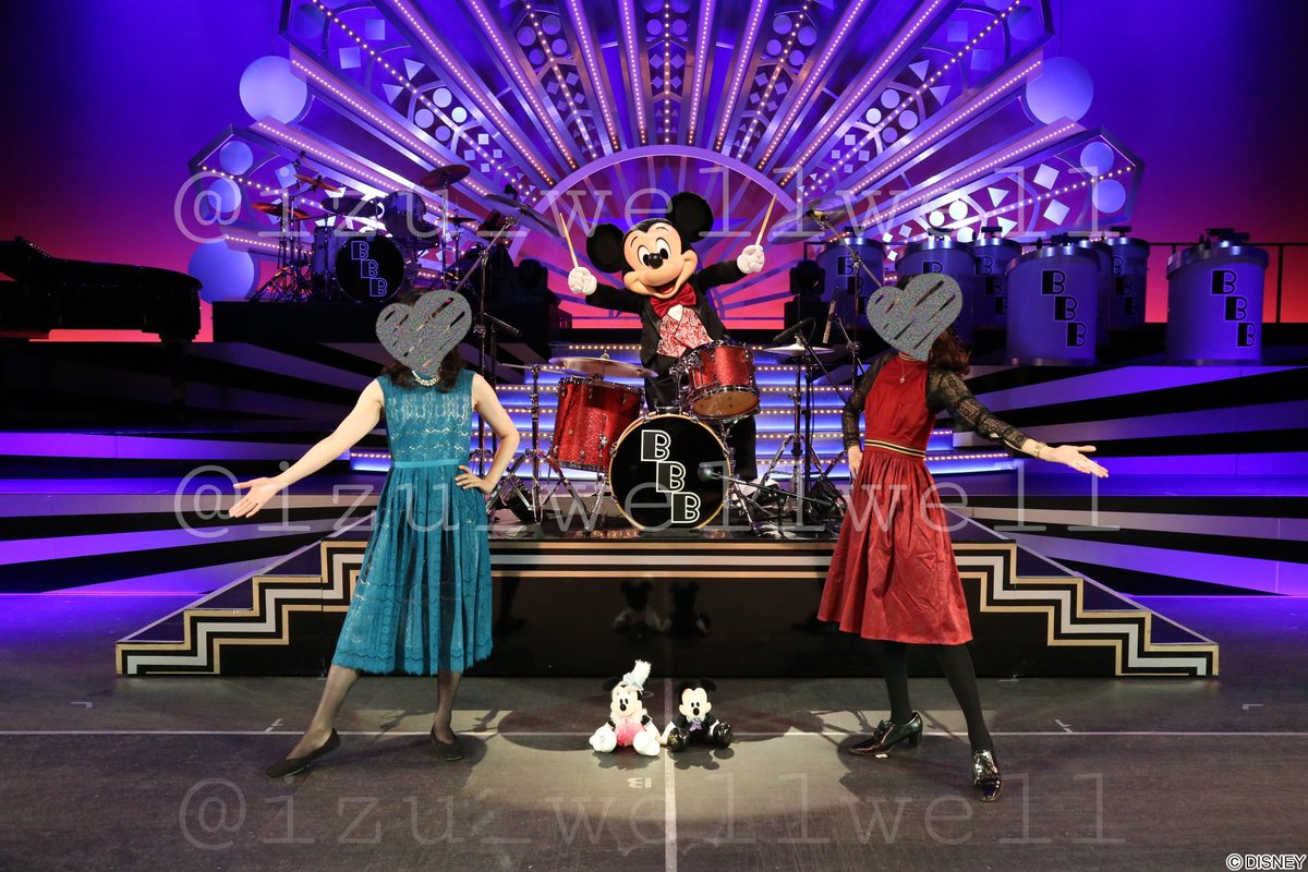 izu_wellwell's tweet photo. 最愛のショー・BBBのミッキーにどうしても愛を伝えたくて、人生初のバケパを頑張って予約して母と一緒に会いに行った時の思い出の写真です😌📷💭

あの日の魔法みたいな時間も、見る度毎回涙が出るほど好きだった一回一回全てのショーも、どれもが宝物です。

今まで本当にありがとう、
お疲れ様！🥁🎶 https://t.co/Qu8hp6IJMp