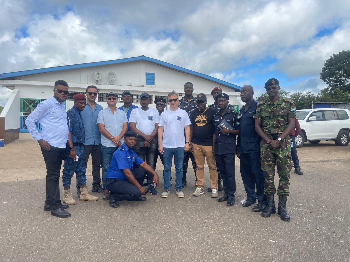 Amazed by the friendship, collaboration &amp; growing partnership between 🇸🇱 &amp; 🇬🇳.  

Honoured to visit the Gbalamuya border post—an active hub for trade, travel &amp; regional unity &amp; integration. 

Grateful for the experience &amp; hopeful for even stronger ties ahead.