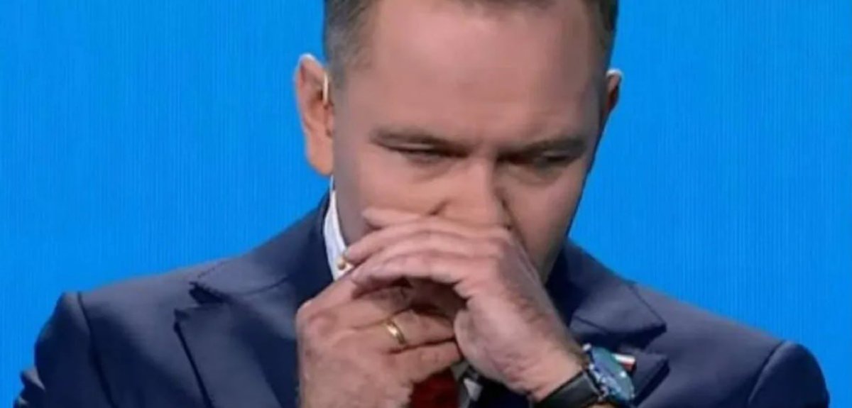 Президент Польши заявил, что он постоянно общается с духом Пилсудского: 

Мы разговариваем почти каждый день. Тем очень много: с одной стороны – польско-большевистская война 1920 года, с другой - текущая международная ситуация, угрозы со стороны России. Часто говорим о