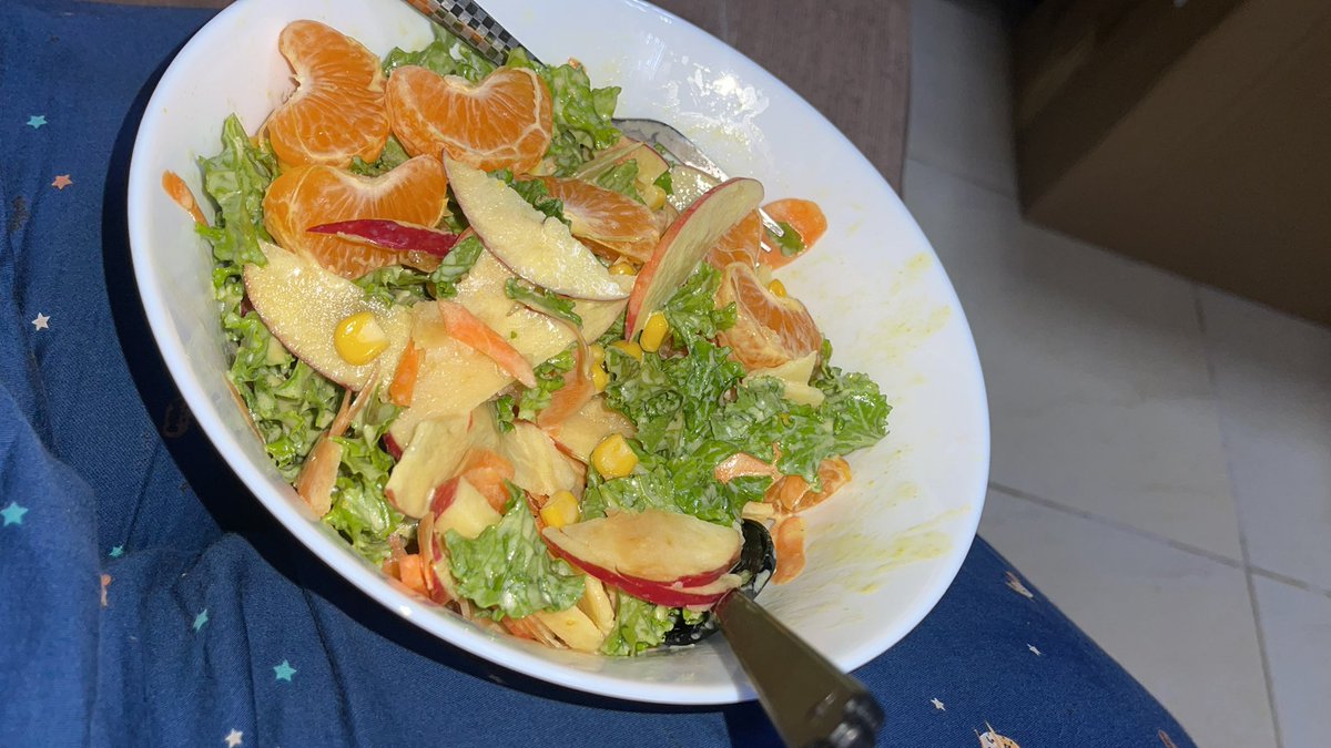 larcel_12's tweet photo. Big ass salad bowl https://t.co/VMz3UbsMo6
