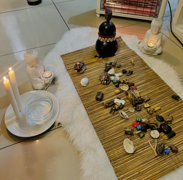 Healing_Umuthi's tweet photo. You hold the key to your healing &amp; success. When some doors delays, u still own the key. Ancestors can reroute u so the time of your unlocking aligns with destiny. The moment u trust your hands on the key, u step into authority🕯📿

Julius Malema/Mkhwanazi/WhatsApp/Nathi Mthethwa https://t.co/3IeJ1HH5uG