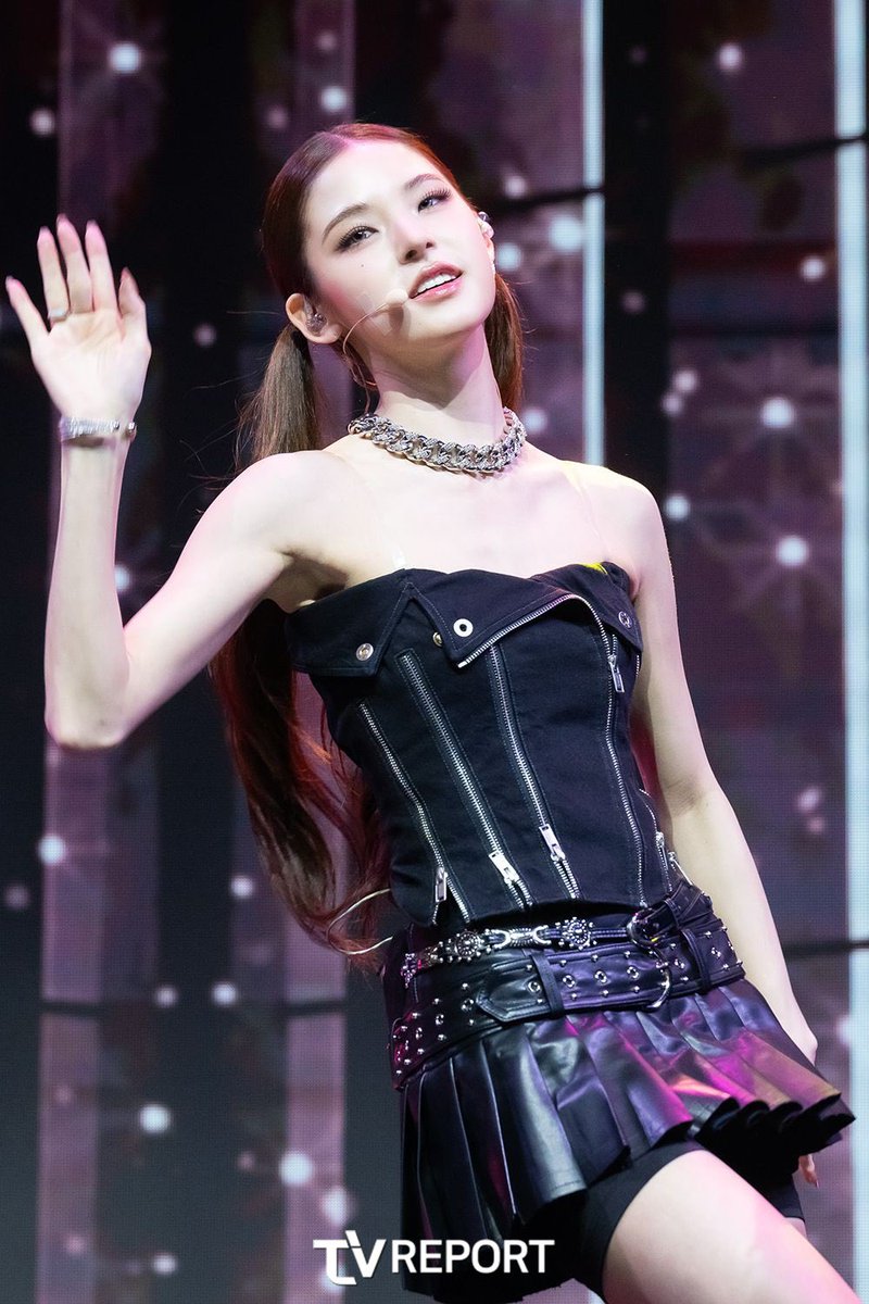 tomiokamaifiles's tweet image. 250930 ‘Not Just Pretty’ Showcase

#MAI #마이
#IZNA #이즈나