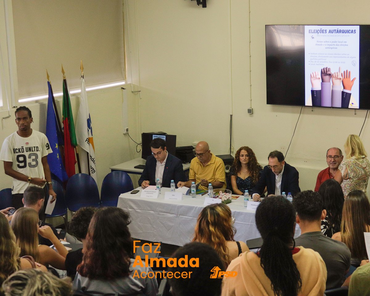 HlderSousaSilv1's tweet photo. 🎓 Estivemos na Escola Secundária Fernão Mendes Pinto a ouvir e debater soluções com os jovens.

👉 Queremos 𝗙𝗮𝘇𝗲𝗿 𝗔𝗹𝗺𝗮𝗱𝗮 𝗔𝗰𝗼𝗻𝘁𝗲𝗰𝗲𝗿 𝗻𝗼𝘀 𝗷𝗼𝘃𝗲𝗻𝘀, dando-lhes voz, espaço e oportunidades para serem parte ativa na transformação do concelho.

𝗙𝗮𝘇 𝗔𝗹𝗺𝗮𝗱𝗮 𝗔𝗰𝗼𝗻𝘁𝗲𝗰𝗲𝗿

#FazAlmadaAcontecer #Almada #PSDAlmada #Autárquicas2025