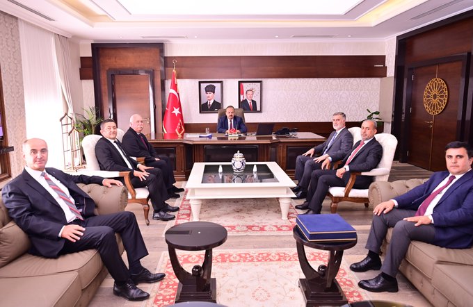 Vali Yakup Canbolat’ı Ziyaret