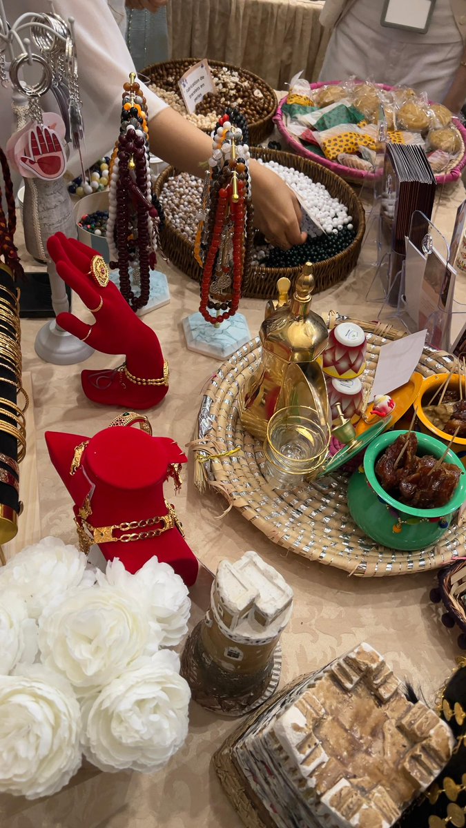 S_wt23's tweet photo. How do we translate heritage?
At the Handicrafts Exhibition, we turned prayer beads &amp; jewelry into a universal language.
At our station, we didn't just display pieces، we taught visitors to create them.
True translation is sharing experiences!
@kauedu_sa @MOCSaudi @a_alfaify https://t.co/Q8WjhEV6La