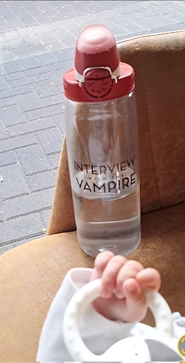 Genevieve_Dunne's tweet photo. Less ... draining people of their blood, more... being drained of milk these days. Different way of life, but the memories live on. And basically, still the walking dead! Happy Netflix day vampire family! #interviewiththevampire #series2 #Eglee #AMC #Netflix #theatredesvampires https://t.co/BTT76RpkP9