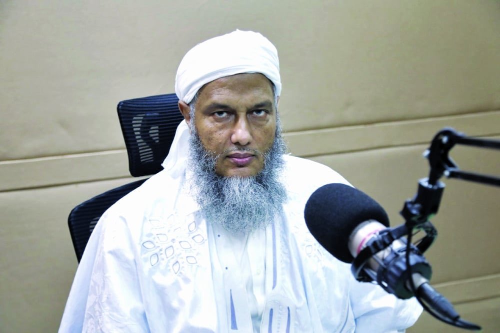 وقد كتب التاريخ 
أن الشعوب قدّمت محمد الددو على 
محمد بن عبدالله  ( صلى الله عليه وسلم ) 
الشعوب تقودها العاطفة والمساس بالنبي صلى الله عليه وسلم تغفره الكوفية الفلسطينية 
مرحلة زمنية غبراء لا علاج لها إلا أن يصب الله العذاب على الجميع ( واللهُ أعلم )