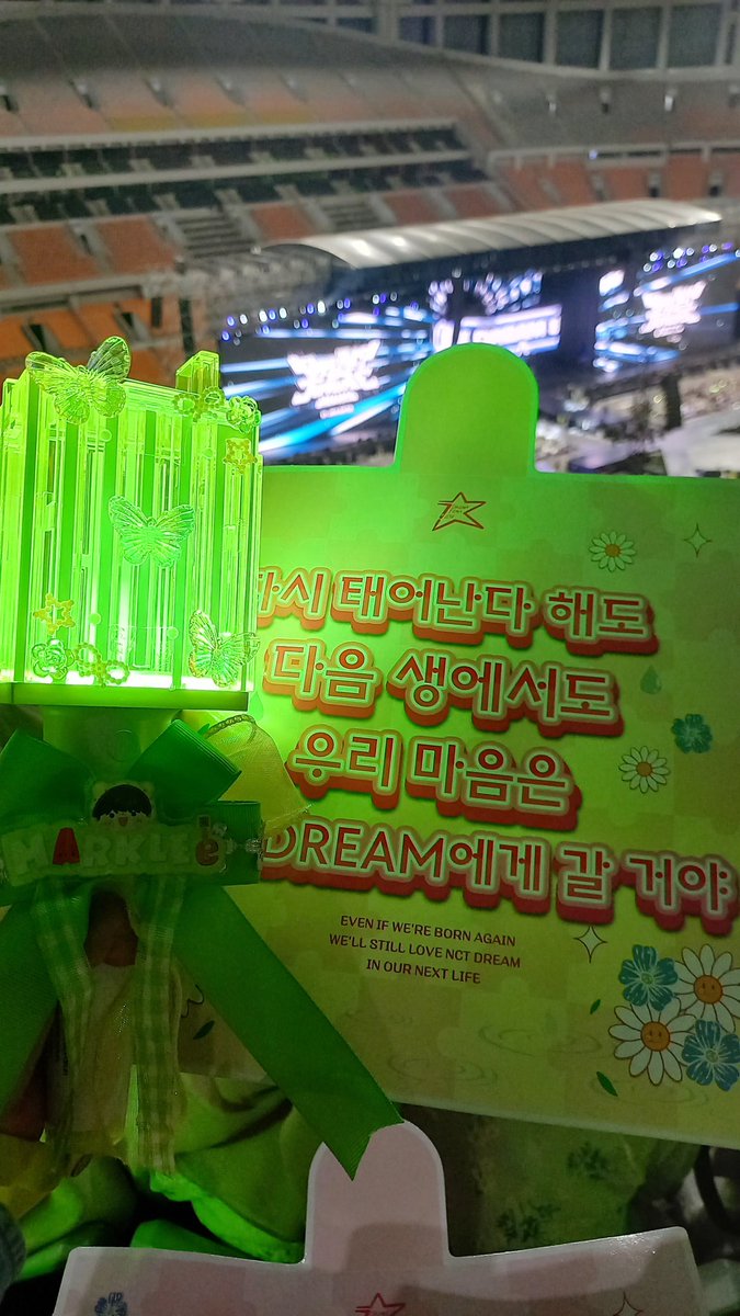 Loovi 🍉 tweet media