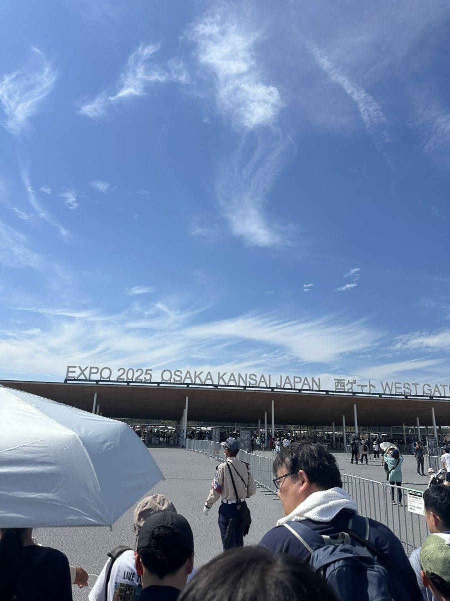 doich_games's tweet photo. この激混みシーズン3日連続の万博旅終了！
最高に楽しい体験だった👍

初日は西ゲートの端末でガンダムチャレンジ。１回目は早く並びすぎて開放15分前に自分の番が来てとりあえず関西パビリオンを予約。２回目で上手く並び直し、開放時間の2分過��で番が回ってきて制限3分スレスレで枠を確保↓#万博 https://t.co/wJOZoYMshl