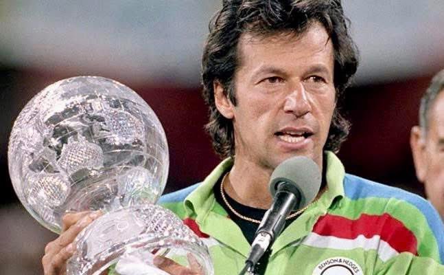 سابق وزیراعظم عمران خان کی اڈیالہ جیل میں جاری “ملٹری سٹائل ٹرائل” کے دوران گفتگو:
- 29 ستمبر 2025 

پارٹ 1/3

“میں عاصم منیر کو مشورہ دینا چاہتا ہوں کہ اگر کرکٹ کی بہتری مقصود ہے تو محسن نقوی کو ہٹا کر کسی قابل شخص کو اس عہدے پر تعینات کیا جائے جس کو کرکٹ کی سمجھ ہو۔ جب سے پی سی