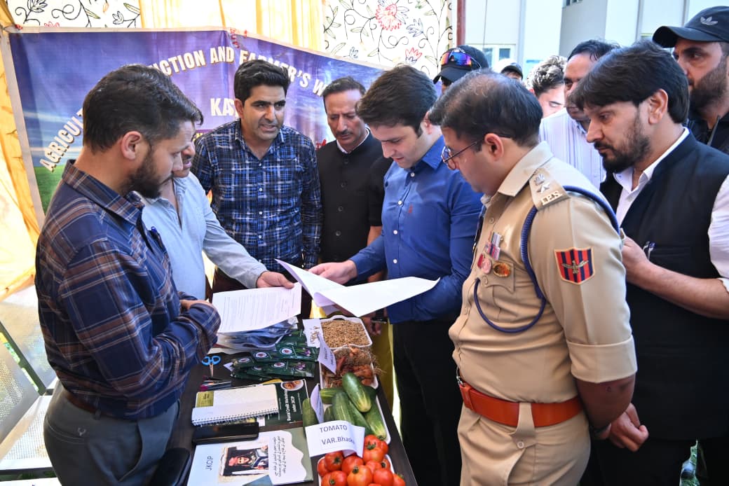 #SevaParv 
Celebrations held at #GDCKilam,
#DCKulgam <a href="/AtharAamirKhan/">Athar Aamir Khan</a> along with SSP Sahil Sarangal  presides event, 
Distributes Sanction Letters to Youth #MissionYUVA &amp; Hand Over House Keys to  families Under #GharParwesh, #PMAY-U,Kick starts Plantation led sanitation drive.