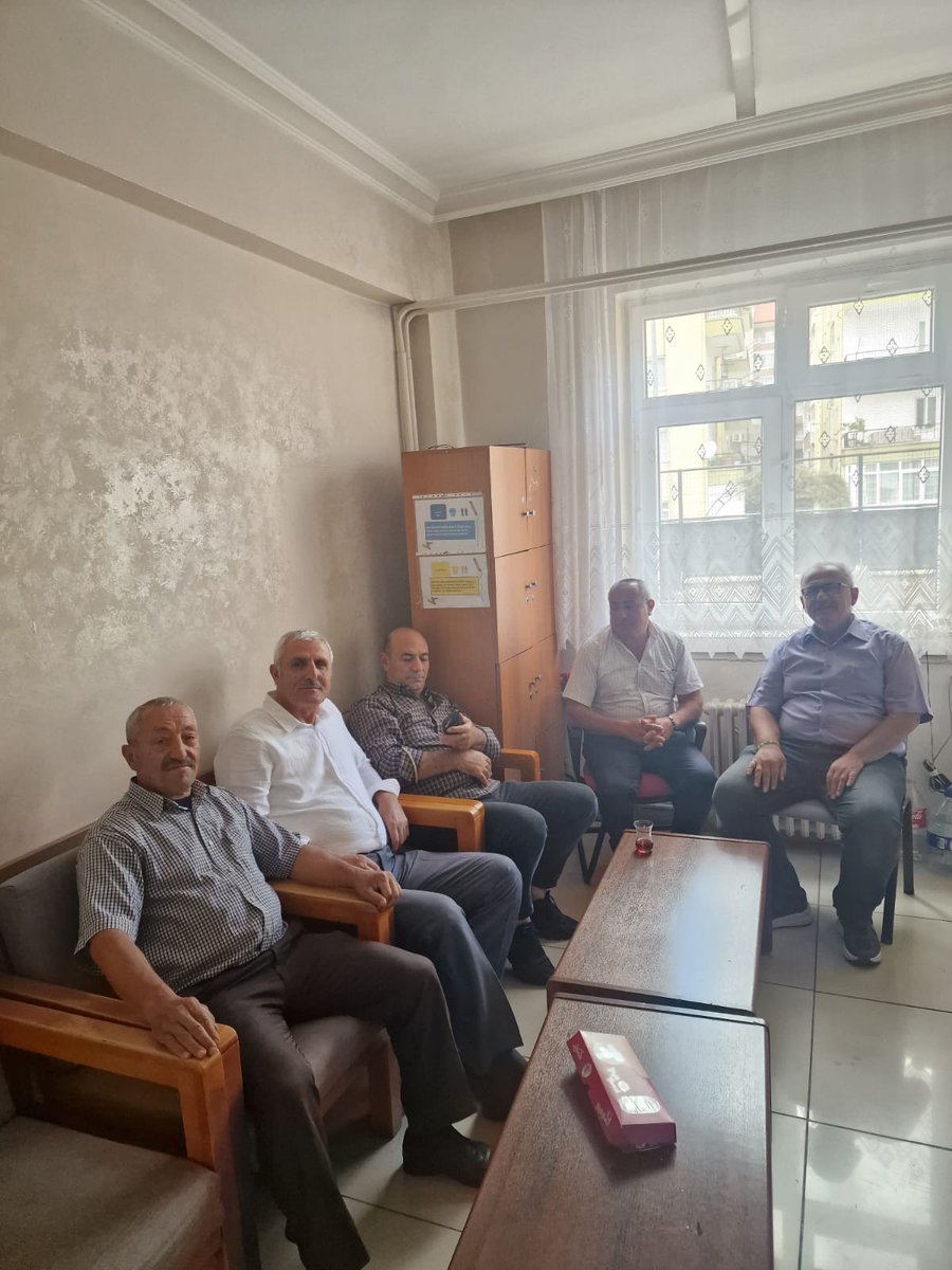 Şube başkanvekilimiz Kemal PEKTAŞ Karatekin İlkokulu'nda eğitim çalışanları ile bir araya geldi. 
Huzurlu bir eğitim süreci temenni ediyoruz ❤️