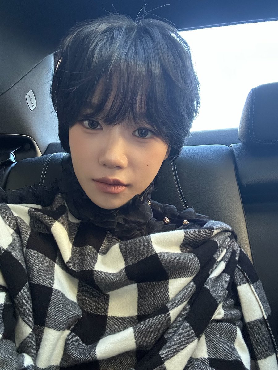 jopuppy4's tweet photo. 살면서 우리아이 숏컷보게될거라곤 상상도 못해봤어요.......... 조유리 ㅈㅉ 잘생기심;;ㄷ https://t.co/ZaYZSo4zUj
