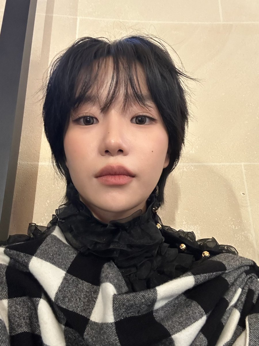 jopuppy4's tweet photo. 살면서 우리아이 숏컷보게될거라곤 상상도 못해봤어요.......... 조유리 ㅈㅉ 잘생기심;;ㄷ https://t.co/ZaYZSo4zUj