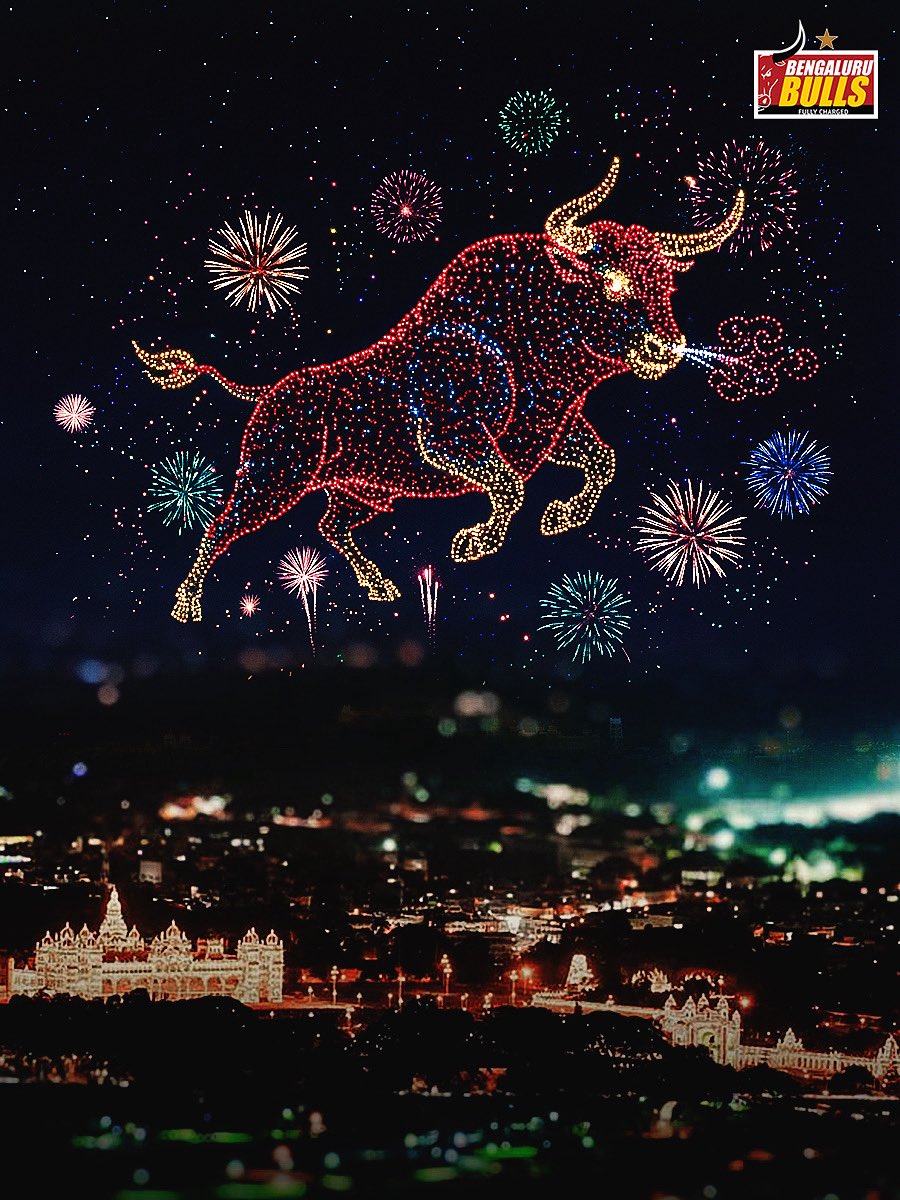 BengaluruBulls's tweet image. ಮೈಸೂರಿನ ಡ್ರೋನ್, ಗೂಳಿಯ ಪ್ರತಾಪ!💥😂
Did you spot Namma Bull at the Mysuru drone show yesterday?👀
#BengaluruBulls #FullChargeMaadi #GooliKano