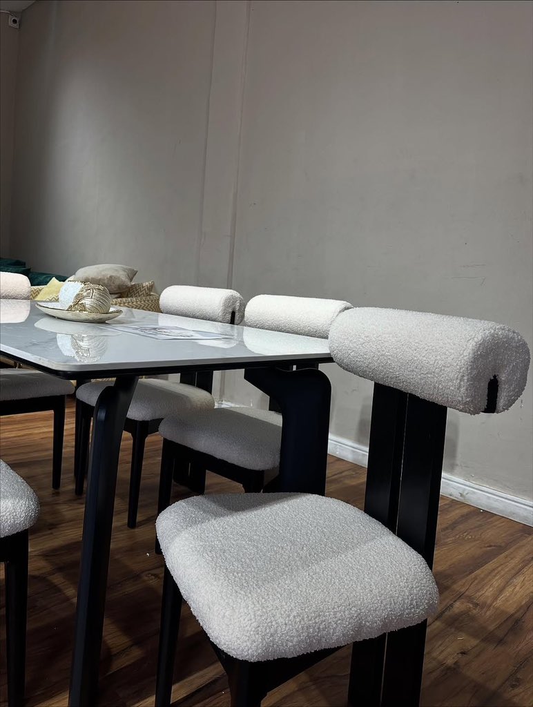 candlng's tweet image. Available!
.
6 Seaters
———-
#DinningSet #Furniture #CandlFurniture