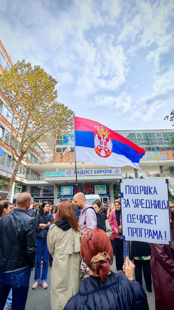 ZborFontana's tweet image. Скуп подршке нашој комшиници Јелени Попадић Сумић, одговорној уредници Редакције дечијег програма РТС-а која проживљава недопистиви линч и таргетирање режимских медија!