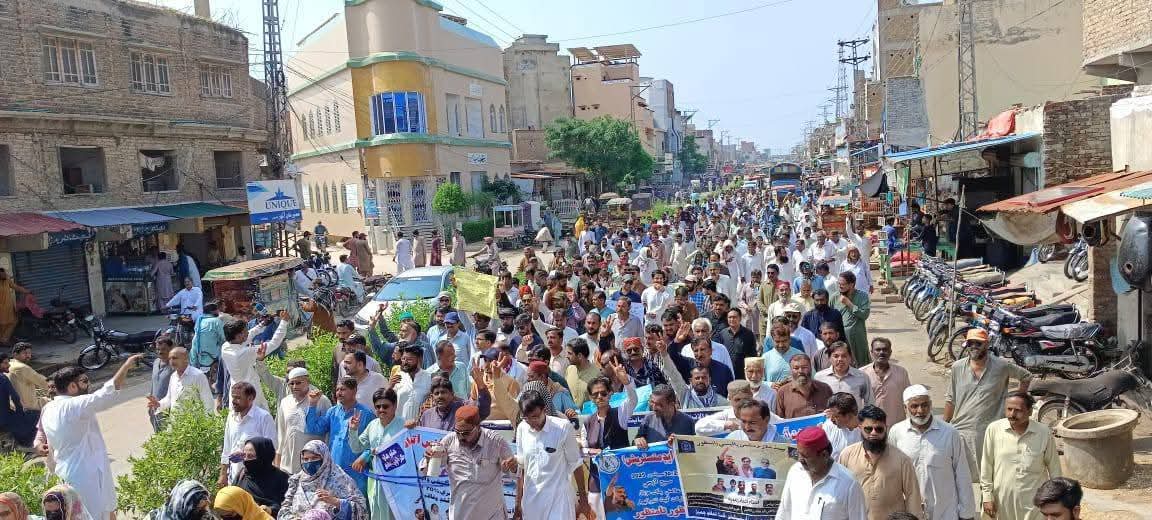 ہڑتال کے مسلسل آٹھ دن یہ پیغام دے رہے ہیں کہ ملازمین ٹکراؤ نہیں بلکہ عزت اور انصاف چاہتے ہیں۔ بہتر حکمرانی کا تقاضا ہے کہ حکومت فوری طور پر سنجیدہ بات چیت کرے۔
#JusticeForSindhEmployees