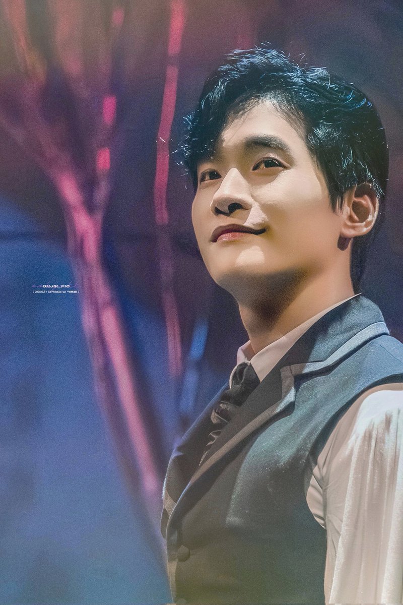 250927 데카브리 낮 커튼콜

미하일 | #정욱진

#ᴏʜᴊɪᴋ_ᴘɪᴄ