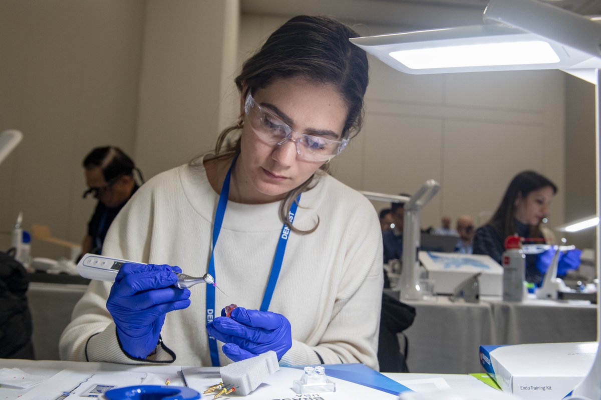 Attention Tripartite Members! 🚨🦷 Early bird registration opens TOMORROW for those who have enrolled in auto-renewal of dues! Secure your spot in priority courses and events before they sell out. Don’t miss the 2026 #MidwinterMeeting! 🎟️: cds.org/mwm