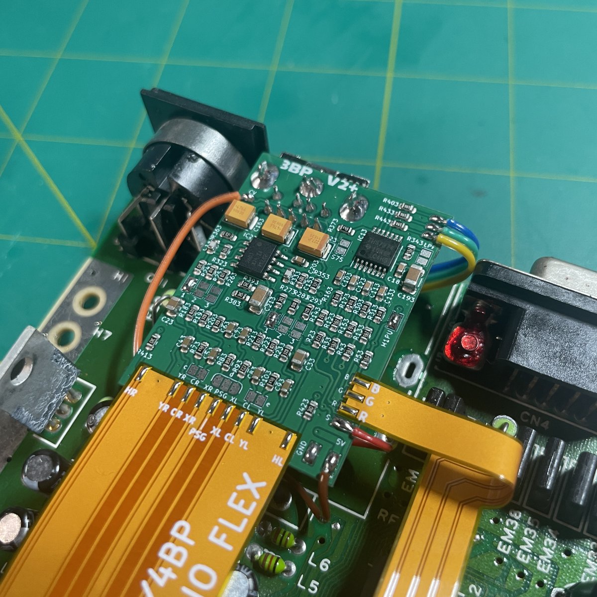 Order 6208 Complete!

Sega Genesis Model 1 VA3 sent in for a <a href="/zaxour/">Zaxour 阿宅</a> Triple Bypass V2+ install, Full Recap Service and Full Service Cleaning

Got to use the new flex ribbons which made it super clean and fast, and as always, restored headphone audio and composite video 👍

🧵1/3