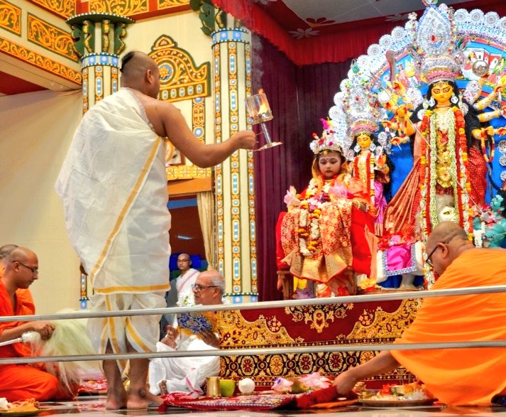 SaffronAgni's tweet photo. #KumariPuja in Belur Math. HQ of Sri Ramakrishna Swami Vivekananda Ashram .
This is how we Sanatan Hindu Civilization treat our 6 year Old Little Girls as Living Gods, epitome of Nari Shakti.
@TulsiGabbard @MaryMillben @NikkiHaley @elonmusk @TRobinsonNewEra @netanyahu @IsraelMFA https://t.co/Nhbr5AnRHV