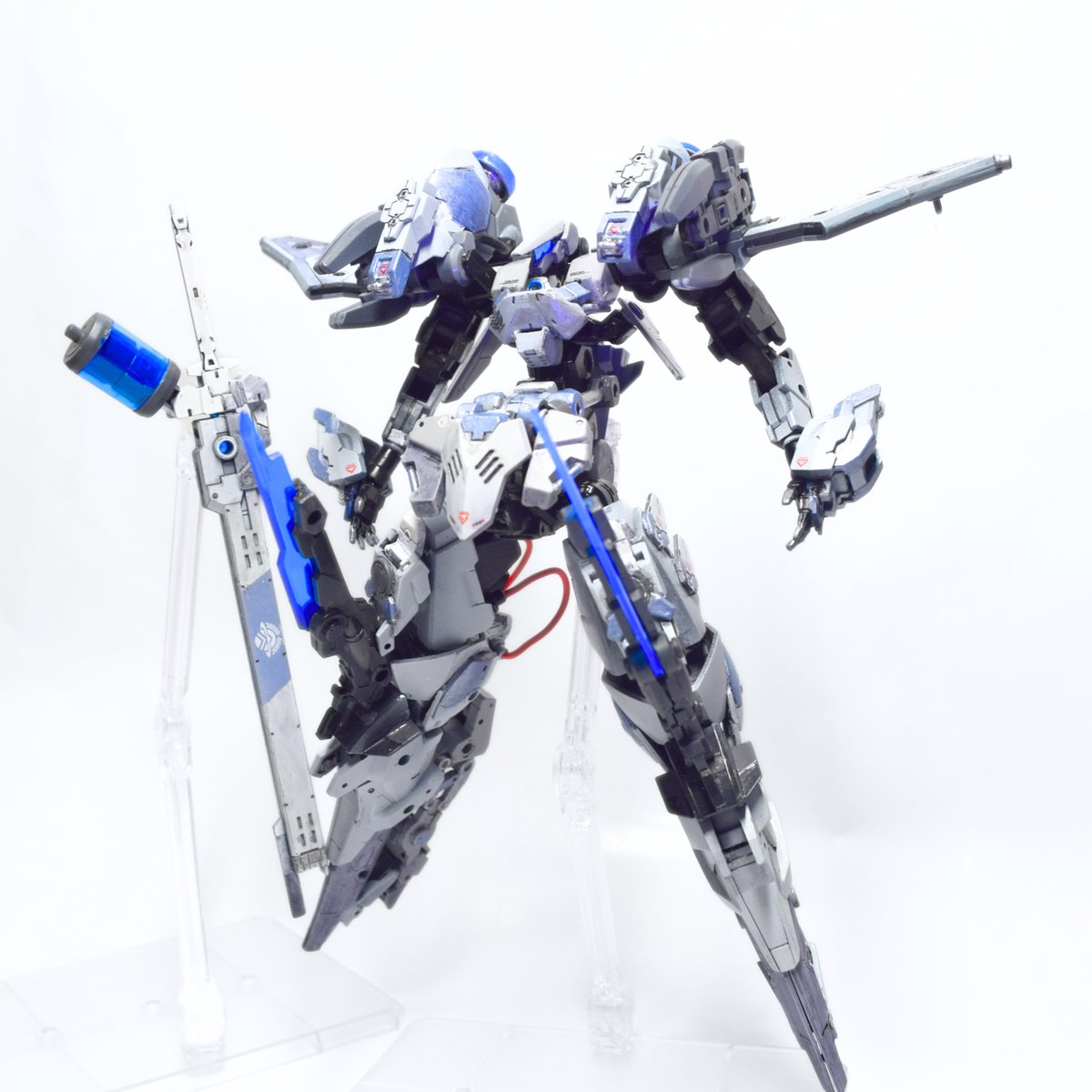 kARAGE_gARAGE's tweet photo. 軌道航空人機
【CC2 - Fomalhaut.】（フォーマルハウト）

地球連合による試作航空機体。
既存のEXMからあまりにも逸脱したその体躯には分離・変形機構を備える。

#30MM市街地エリア
#30MM地球連合軍

(1/5) https://t.co/MnDldlQVbT