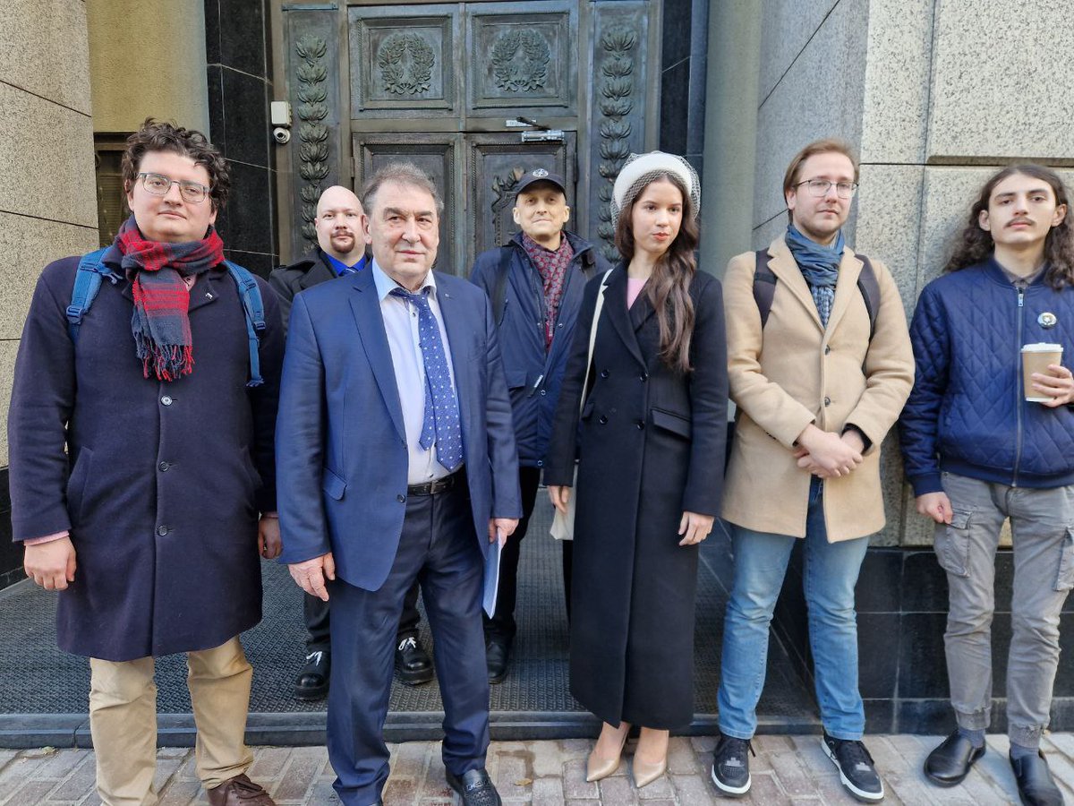 Сегодня произошло ожидаемое, но от этого не менее печальное событие. Верховный суд отклонил нашу апелляцию и оставил в силе решение о ликвидации партии «Гражданская инициатива». Свое отношение к этому процессу я выразил в моем выступлении на суде, которое привожу ниже. Мы сделаем