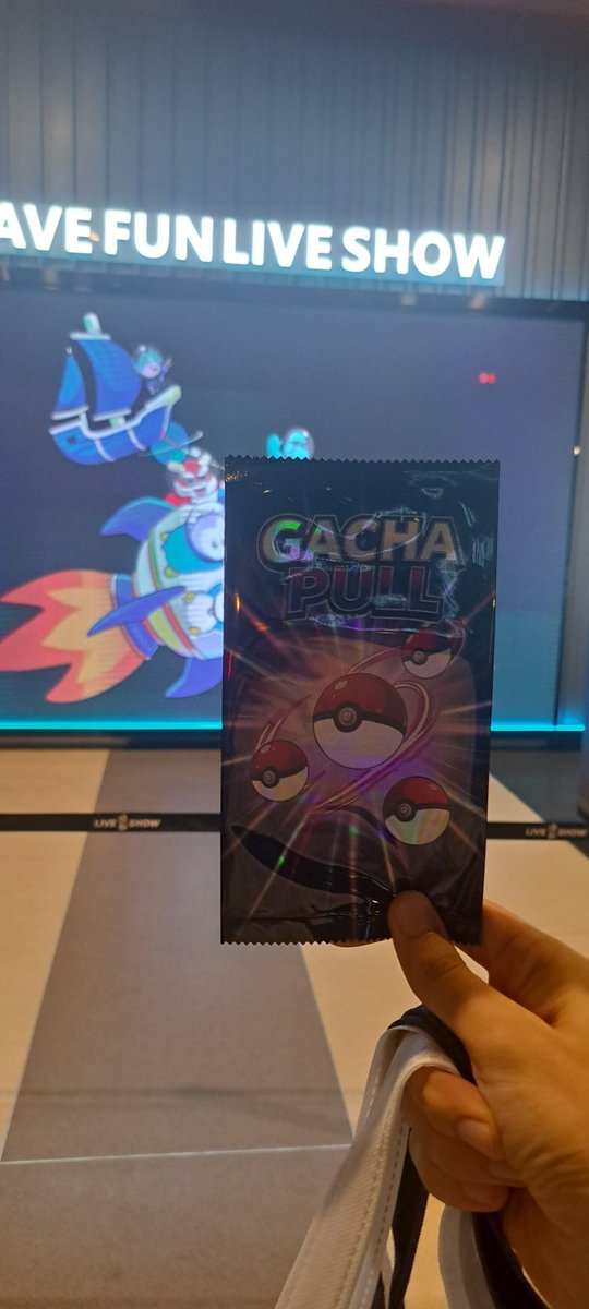 Pulling Gacha packs in the igloo 🧊

<a href="/gacha_game_/">Gacha</a> <a href="/PenguAsia/">PENGU Asia</a>